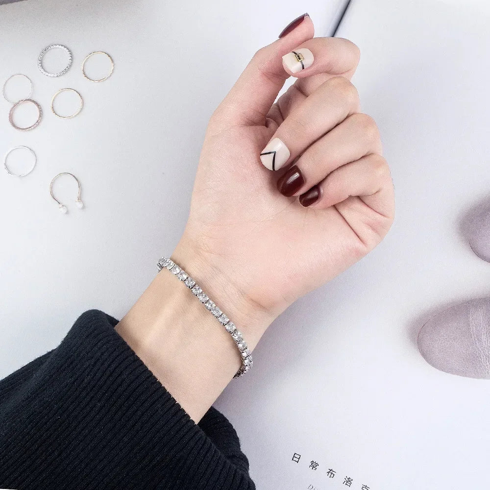 Silver Tennis Armband Klassisk elegant med Zirkonia stenar